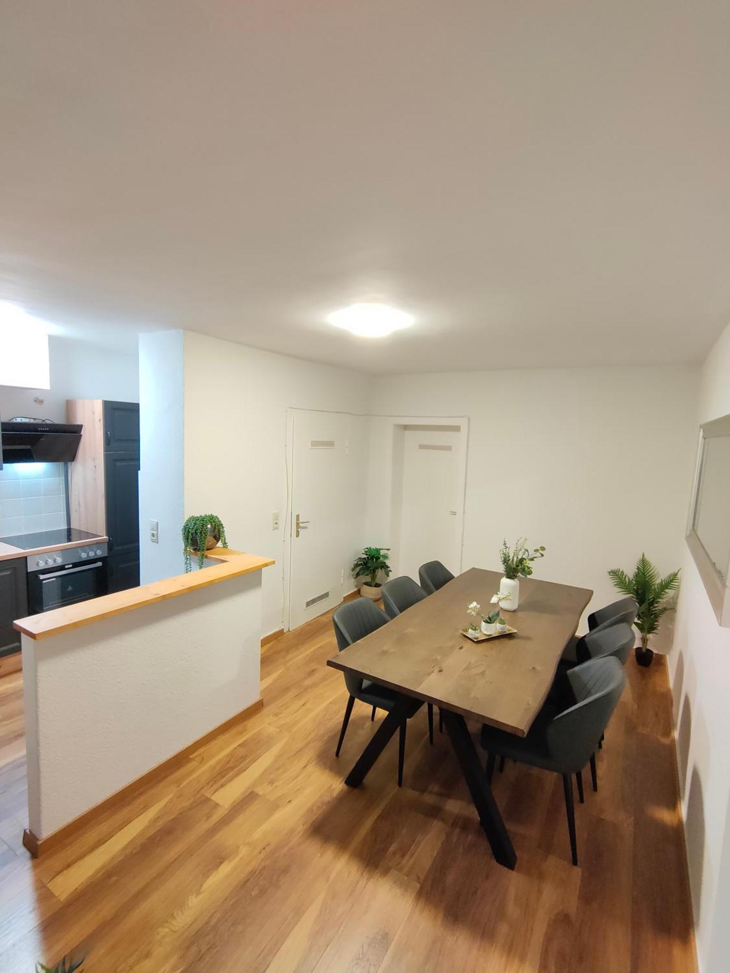 Large Central Apartment - Modern & Fully Equipped - Near Fair Köln Kültér fotó